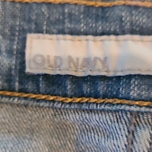 Old Navy jeans upcycle apron. Distressed edges - Picture 11 of 11